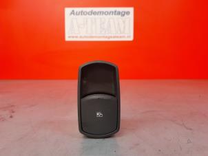 Used Electric window switch Opel Corsa E 1.4 16V Price € 9,99 Margin scheme offered by A-Team Automotive Rotterdam