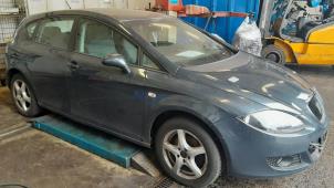 Used Door window 4-door, front right Seat Leon (1P1) 2.0 FSI 16V Price on request offered by A-Team Automotive Rotterdam