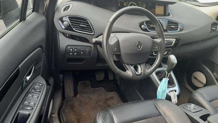 Palanca selectora automática de un Renault Scénic III (JZ) 2.0 16V CVT 2015