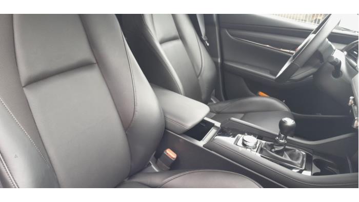 Console centrale d'un Mazda 3 Sport (BP) 2.0 SkyActiv-G 122 Mild Hybrid 16V 2019
