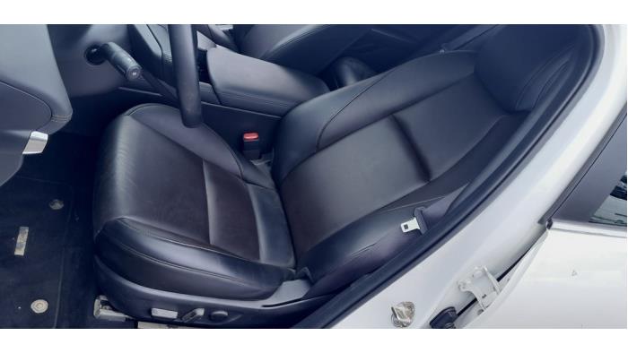 Console central d'un Mazda 3 Sport (BP) 2.0 SkyActiv-G 122 Mild Hybrid 16V 2019
