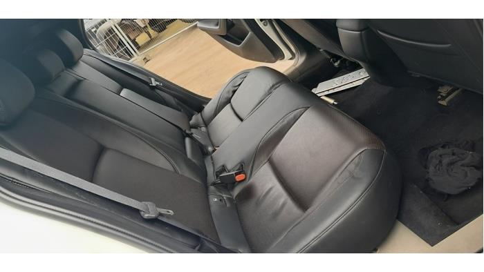 Tapizado de puerta de 4 puertas derecha detrás de un Mazda 3 Sport (BP) 2.0 SkyActiv-G 122 Mild Hybrid 16V 2019