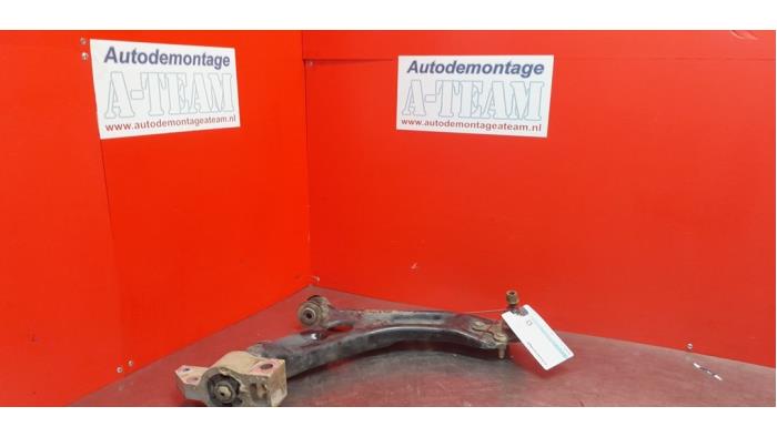 Front wishbone, right from a Volkswagen Golf Plus (5M1/1KP) 1.4 TSI 122 16V 2012
