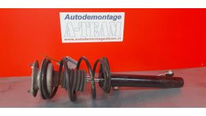 Used Fronts shock absorber, left BMW 3 serie Touring (E46/3) 318i 16V Price € 39,99 Margin scheme offered by A-Team Automotive Rotterdam