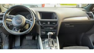 Used Radio CD player Audi Q5 (8RB) 2.0 TFSI 16V Quattro Price on request offered by A-Team Automotive Rotterdam