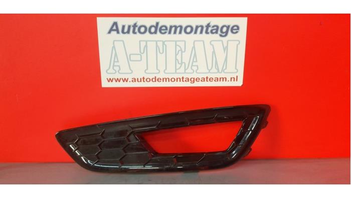 Begagnade Grill Ford Focus 3 1.0 Ti-VCT EcoBoost 12V 125 Pris € 29,99 Marginaltabell erbjuds av A-Team Automotive