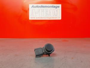 Used PDC Sensor Renault Captur (2R) 1.3 TCE 130 16V Price € 19,99 Margin scheme offered by A-Team Automotive Rotterdam