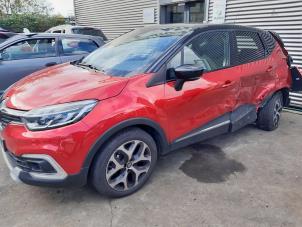 Used Front left bodywork corner Renault Captur (2R) 1.3 TCE 130 16V Price on request offered by A-Team Automotive Rotterdam