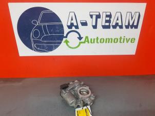 Used Throttle body Renault Captur (2R) 1.3 TCE 130 16V Price € 49,99 Margin scheme offered by A-Team Automotive