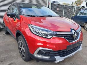 Used Panoramic roof Renault Captur (2R) 1.3 TCE 130 16V Price on request offered by A-Team Automotive Rotterdam