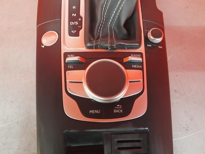 Botón I-Drive de un Audi A3 Sportback (8VA/8VF) 1.4 TFSI 16V e-tron 2015