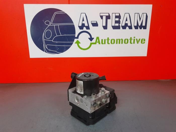 Begagnade ABS-pump Volvo V40 (MV) 2.0 D2 16V Pris € 59,99 Marginaltabell erbjuds av A-Team Automotive