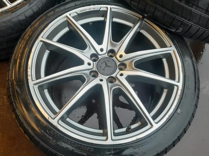 Felgen Set + Reifen van een Mercedes-Benz E (W213) E-220d 2.0 Turbo 16V 2019