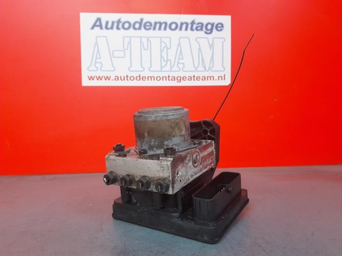 Used ABS pump Mercedes E (W213) E-220d 2.0 Turbo 16V Price € 324,99 Margin scheme offered by A-Team Automotive