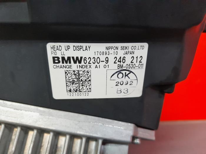 Frontscheibenanzeige van een BMW 5 serie (F10) 530d 24V Blue Performance 2012