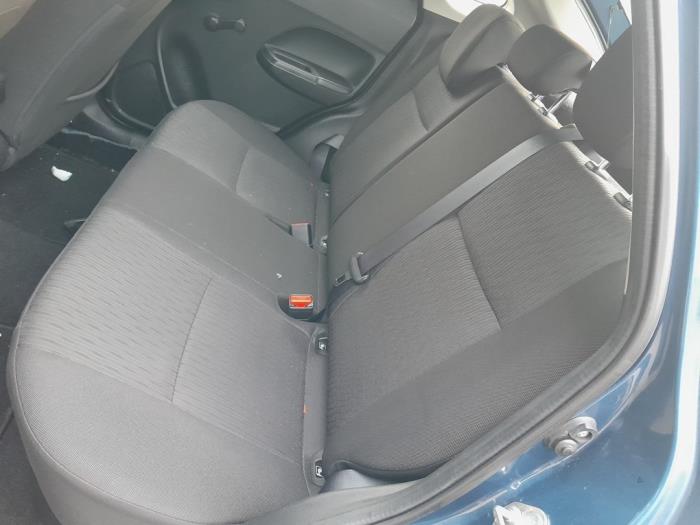 Cinturón de seguridad centro detrás de un Suzuki Baleno 1.2 Dual Jet 16V 2018