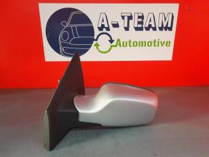 Used Wing mirror, left Renault Clio III (BR/CR) 1.6 16V Price € 19,99 Margin scheme offered by A-Team Automotive Rotterdam