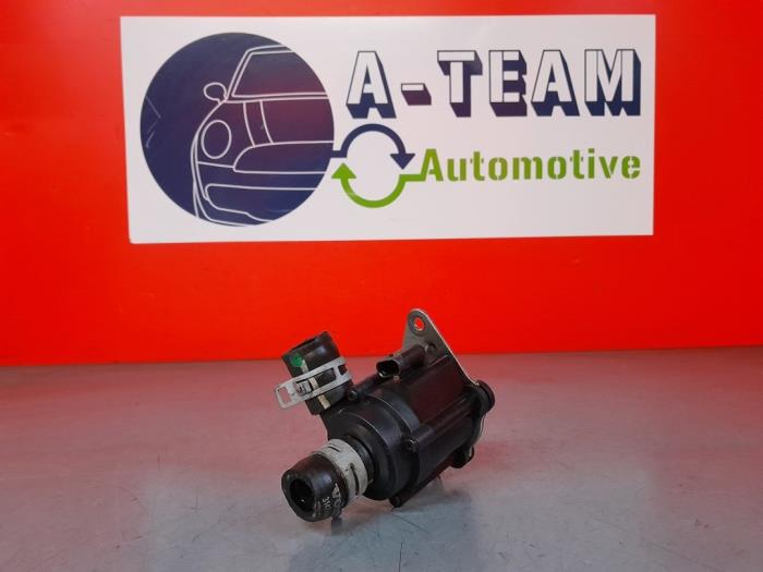 Begagnade Extra vattenpump Volvo V40 (MV) 2.0 D2 16V Pris € 24,99 Marginaltabell erbjuds av A-Team Automotive
