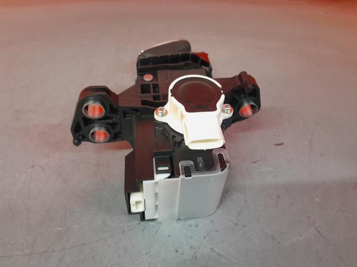 Automatic gear selector from a Lexus CT 200h 1.8 16V 2012