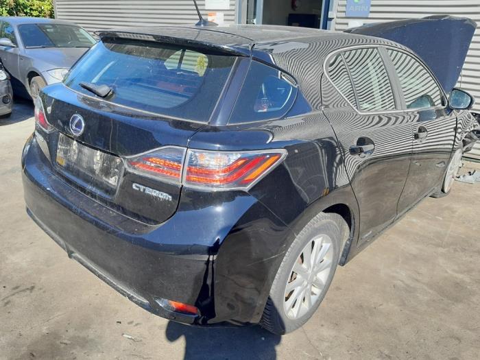 Usados Ventanilla triangular derecha detrás Lexus CT 200h 1.8 16V Precio de solicitud ofrecido por A-Team Automotive