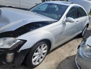 Used Window mechanism 4-door, front left Mercedes S (W221) 3.5 S-350 24V Price on request offered by A-Team Automotive Rotterdam