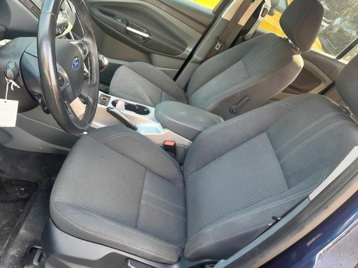 Cinturón de seguridad izquierda delante de un Ford Grand C-Max (DXA) 1.6 SCTi 16V 2011