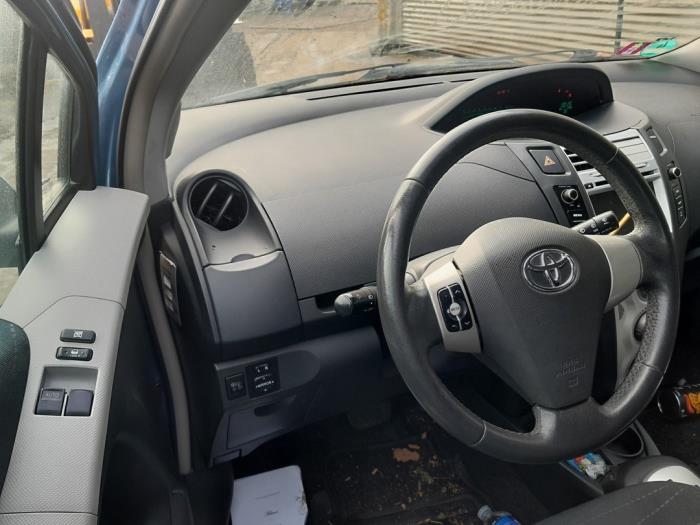 Electric power steering unit Toyota Yaris II 1.3 16V VVTi