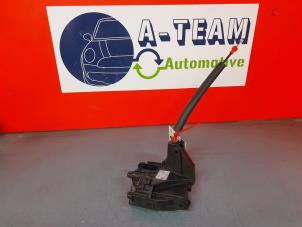 Used Rear door mechanism 4-door, right Landrover Discovery Sport (LC) 2.0 TD4 150 16V Price € 99,99 Margin scheme offered by A-Team Automotive Rotterdam