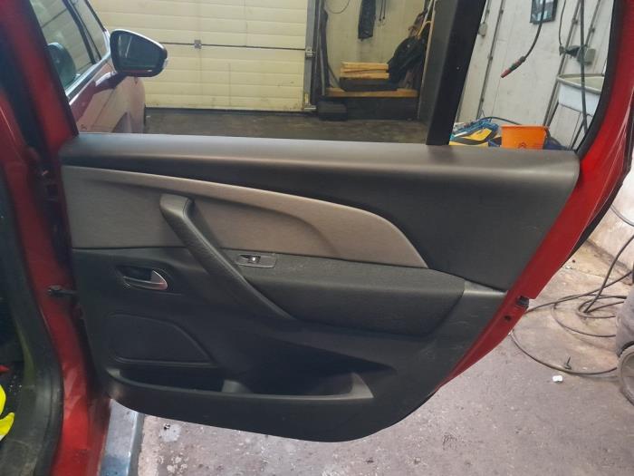 Tapizado de puerta de 4 puertas derecha detrás de un Citroën C4 Grand Picasso (3A) 1.2 12V PureTech 130 2015