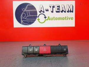 Usagé Commutateur éclairage d'urgence Fiat Ducato (250) 2.3 D 130 Multijet Prix € 29,99 Règlement à la marge proposé par A-Team Automotive Rotterdam