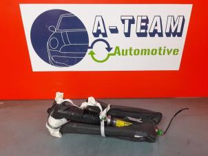 Used Roof curtain airbag, left Nissan Qashqai (J10) 2.0 16V Price € 50,00 Margin scheme offered by A-Team Automotive Rotterdam