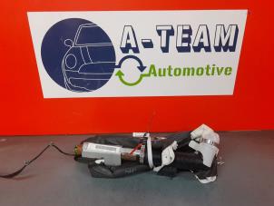 Used Roof curtain airbag, right Nissan Qashqai (J10) 2.0 16V Price € 50,00 Margin scheme offered by A-Team Automotive Rotterdam