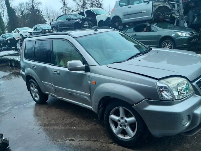 Set of wheels + winter tyres from a Nissan X-Trail (T30) 2.0 16V 4x4 2002