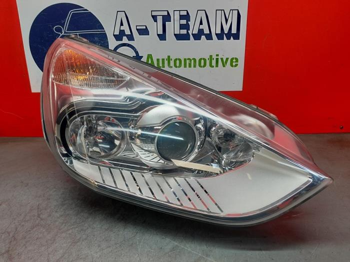 Headlight, right from a Ford S-Max (GBW) 2.0 Ecoboost 16V 2013