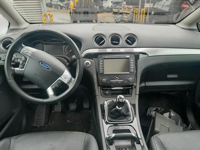 Radio CD player from a Ford S-Max (GBW) 2.0 Ecoboost 16V 2013