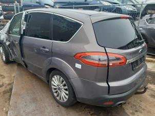Used Rear door window 4-door, left Ford S-Max (GBW) 2.0 Ecoboost 16V Price on request offered by A-Team Automotive Rotterdam