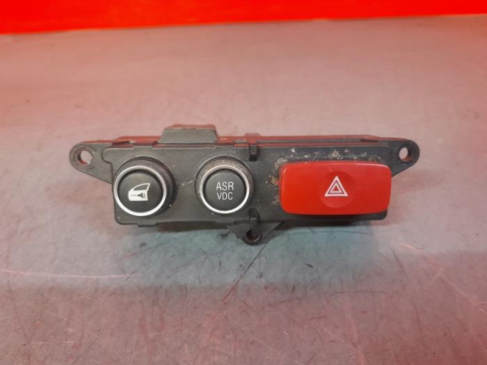 Panic lighting switch from a Alfa Romeo 159 Sportwagon (939BX) 2.4 JTDm 20V 2010