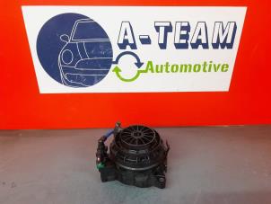 Used Fuel filter housing Mercedes E (W213) E-220d 2.0 Turbo 16V Price € 75,00 Margin scheme offered by A-Team Automotive Rotterdam