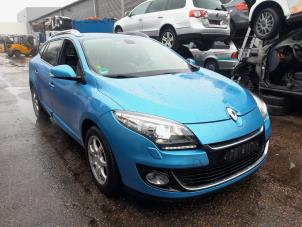 Used Radiator fan Renault Megane III Grandtour (KZ) 2.0 16V CVT Price on request offered by A-Team Automotive Rotterdam