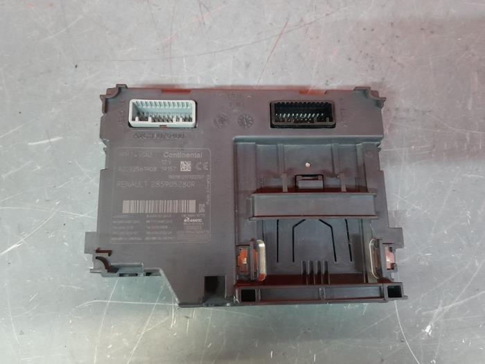 Module (miscellaneous) from a Renault Captur (2R) 1.3 TCE 130 16V 2019