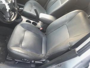 Used Set of upholstery (complete) Mitsubishi Outlander (CU) 2.0 16V 4x4 Price € 299,99 Margin scheme offered by A-Team Automotive Rotterdam