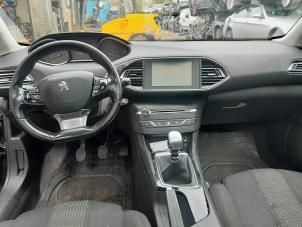 Gebrauchte Navigation System Peugeot 308 SW (L4/L9/LC/LJ/LR) 1.6 BlueHDi 120 Preis auf Anfrage angeboten von A-Team Automotive Rotterdam