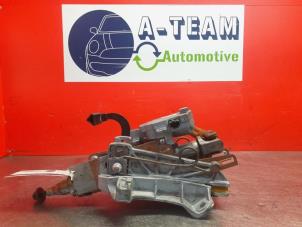 Used Steering column housing complete Volvo V60 I (FW/GW) 2.0 D4 16V Price € 60,00 Margin scheme offered by A-Team Automotive Rotterdam