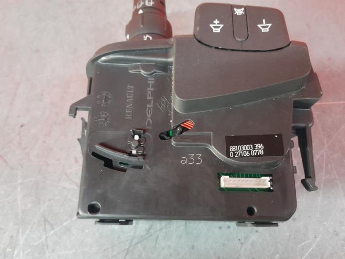 Wiper switch from a Renault Clio III (BR/CR) 1.4 16V 2006