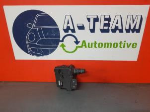 Used Wiper switch Renault Clio III (BR/CR) 1.4 16V Price on request offered by A-Team Automotive Rotterdam