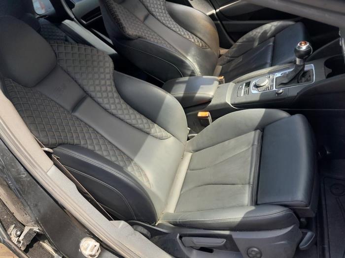 Airbag plafond gauche d'un Audi RS 3 Sportback (8VA/8VF) 2.5 TFSI 20V Quattro Performance 2016