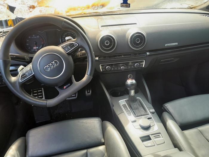 Używane Kurtyna prawa Audi RS 3 Sportback (8VA/8VF) 2.5 TFSI 20V Quattro Performance Cena € 149,99 Procedura marży oferowane przez A-Team Automotive