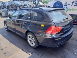 Używane Drzwi lewe tylne wersja 4-drzwiowa BMW 3 serie Touring (E91) 318d 16V Cena € 199,99 Procedura marży oferowane przez A-Team Automotive Rotterdam