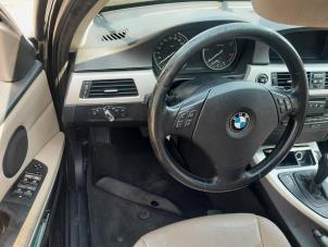 Używane Przelacznik Combi kolumny kierownicy BMW 3 serie Touring (E91) 318d 16V Cena na żądanie oferowane przez A-Team Automotive Rotterdam