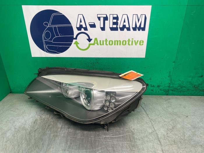 Używane Reflektor lewy BMW 7 serie (F01/02/03/04) Active Hybrid V8 32V Cena € 399,99 Procedura marży oferowane przez A-team Automotive